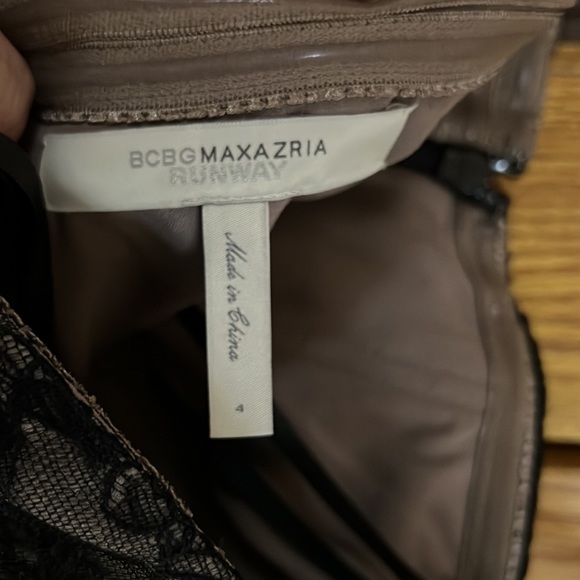 BCBG Maxazria Strapless mini Dress size 4, lace in great condition. - Picture 5 of 7